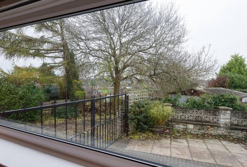 Bristol Self-Catering Studio+Kitchen+Parking Exterior photo