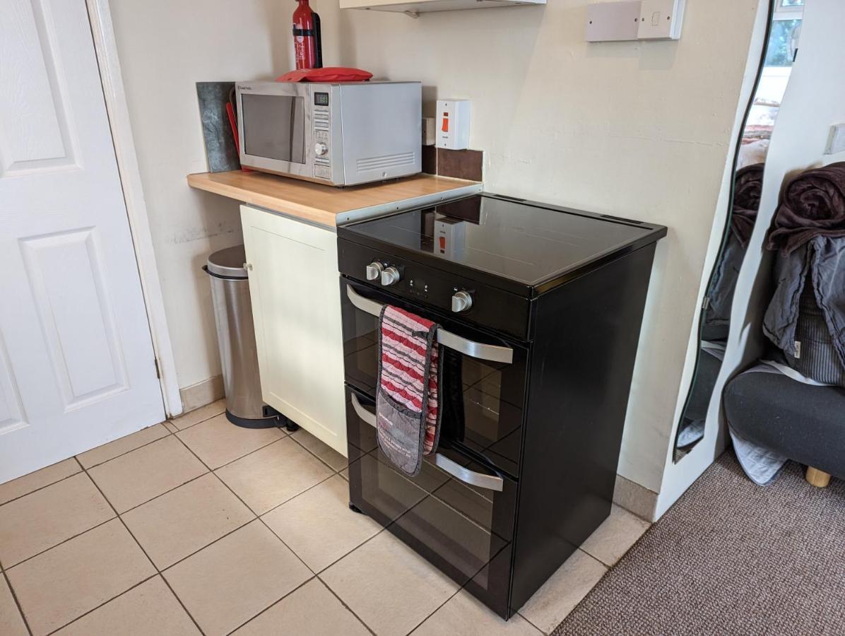 Bristol Self-Catering Studio+Kitchen+Parking Exterior photo
