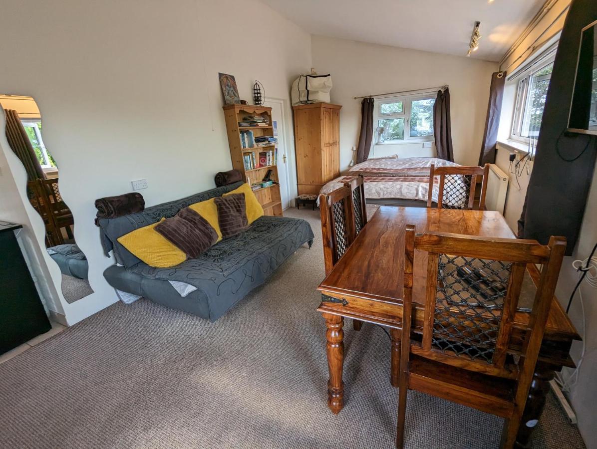 Bristol Self-Catering Studio+Kitchen+Parking Exterior photo
